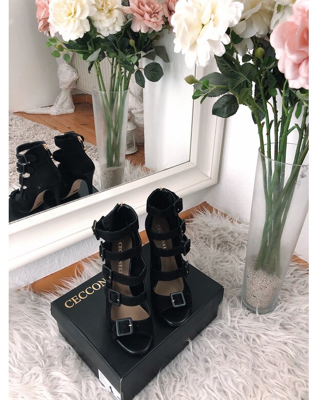 Designer Schuh mit Riemen